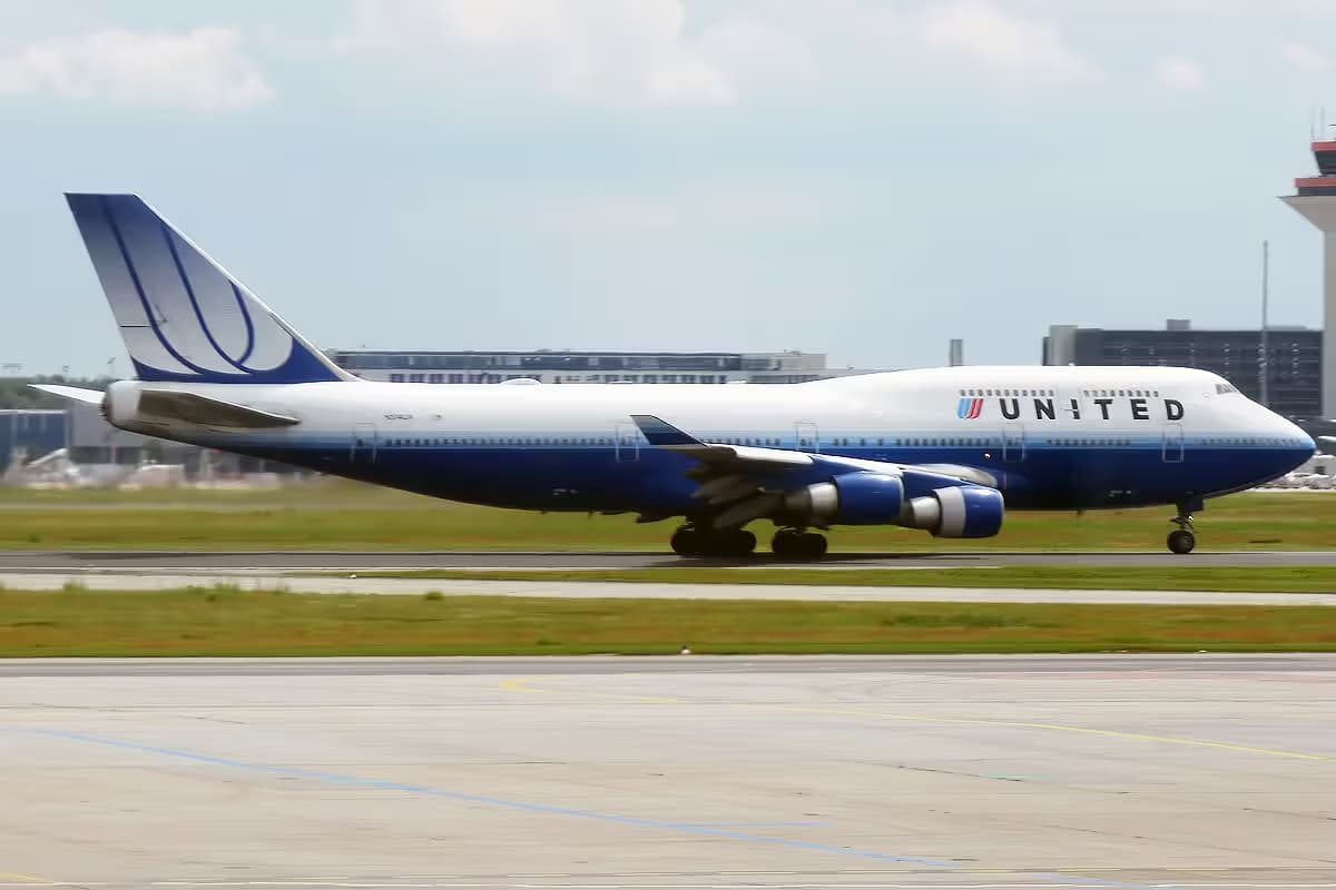 N174UA — Boeing
