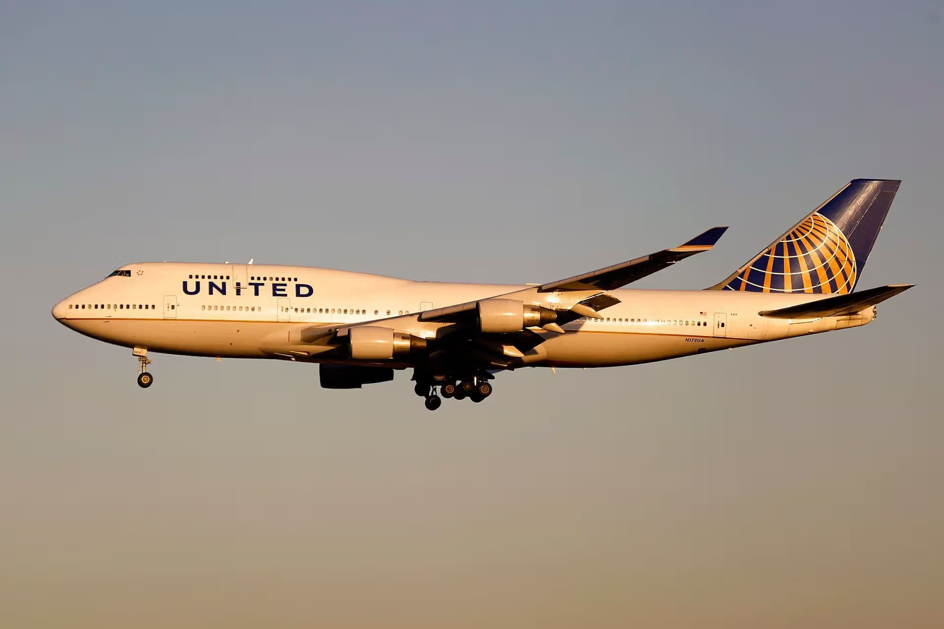 N179UA — Boeing