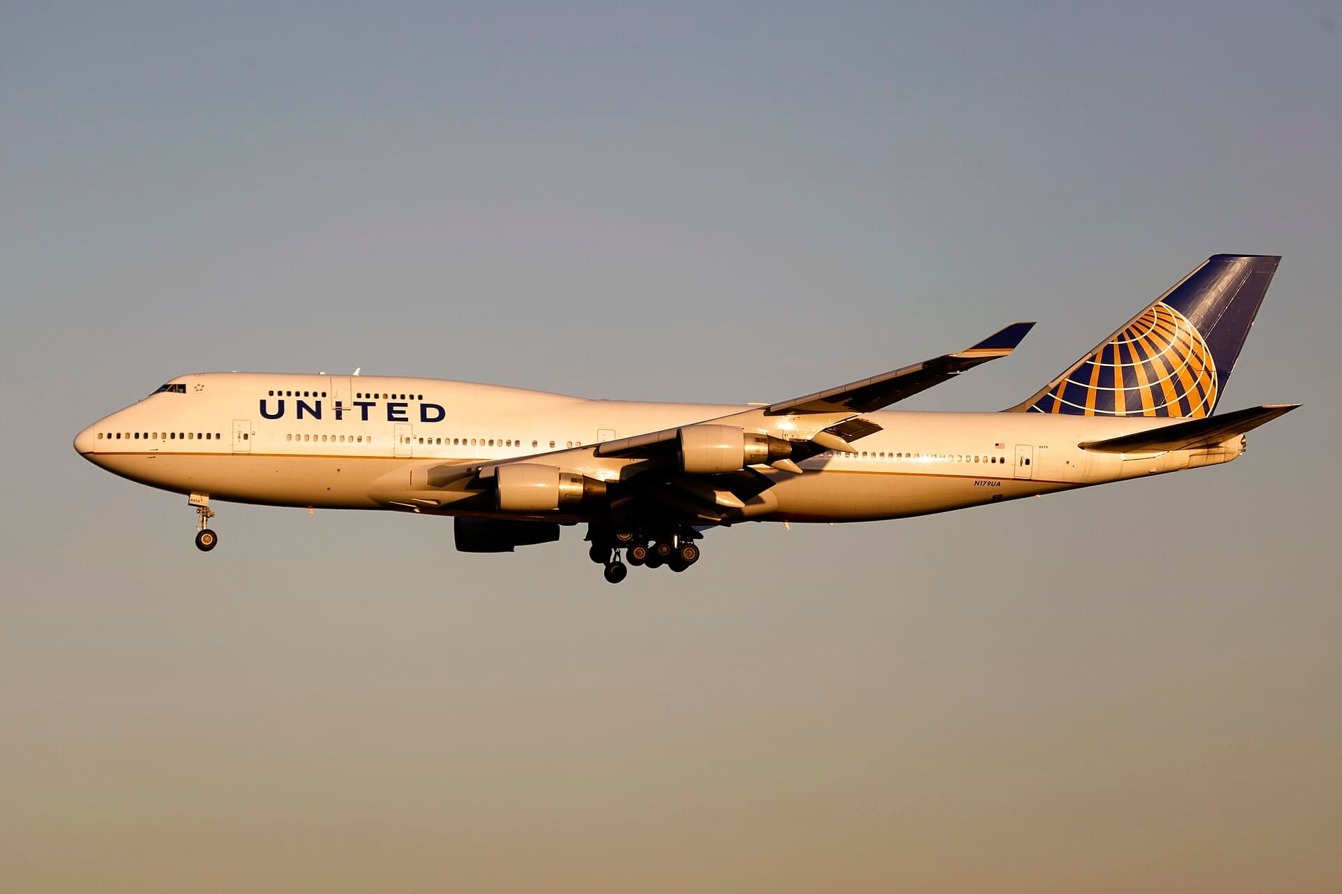 N179UA — Boeing