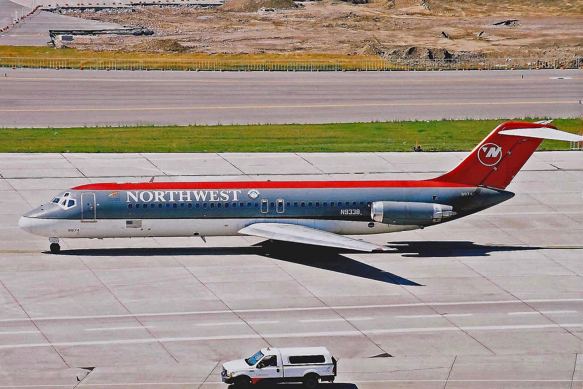 N9338 — Twin-engine aircraft