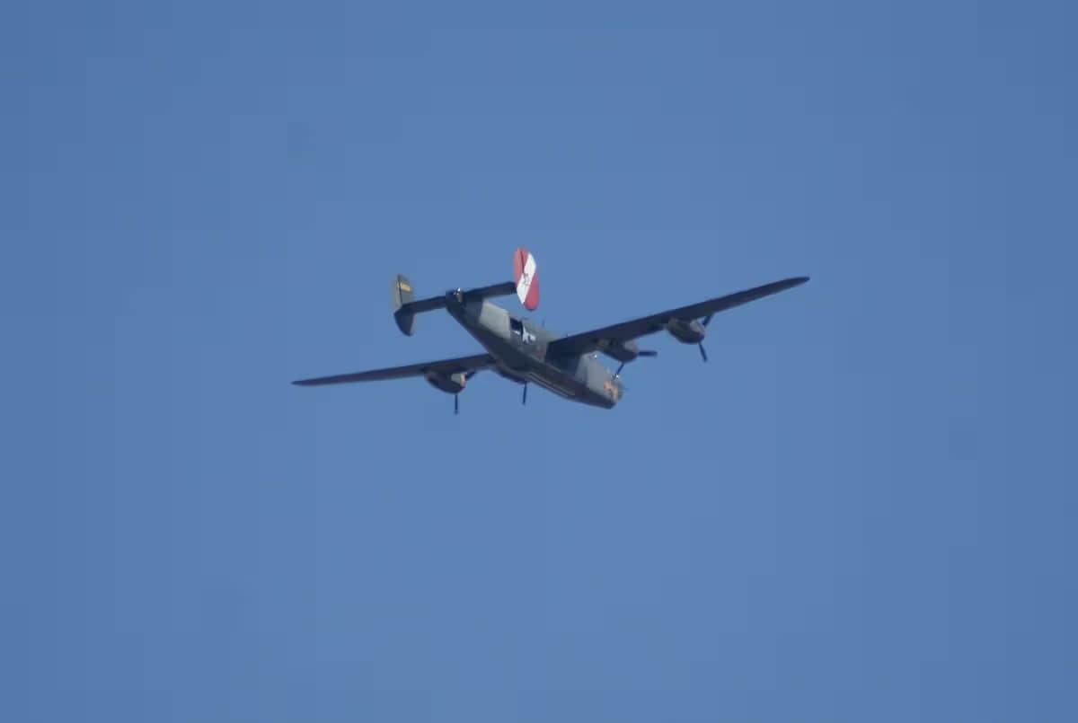 Unidentified — Warbird