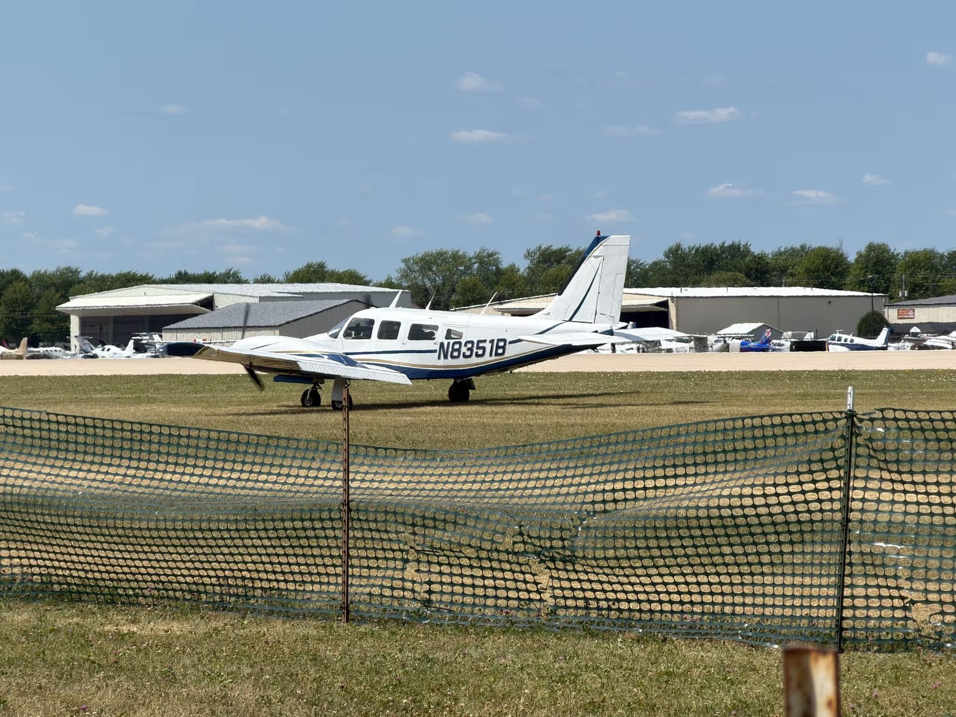 N8351B — 1981 Piper PA-34-220T at Wittman Regional Airport