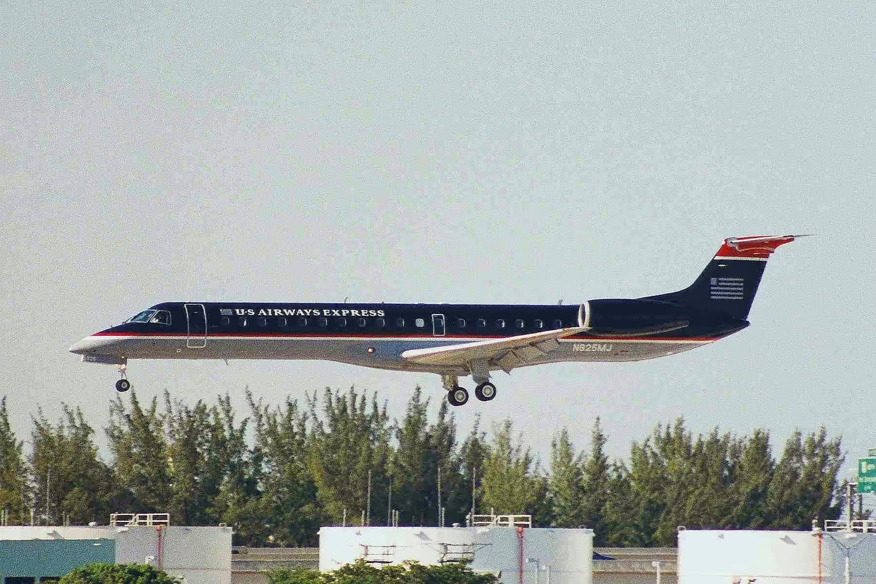 N825MJ — Embraer