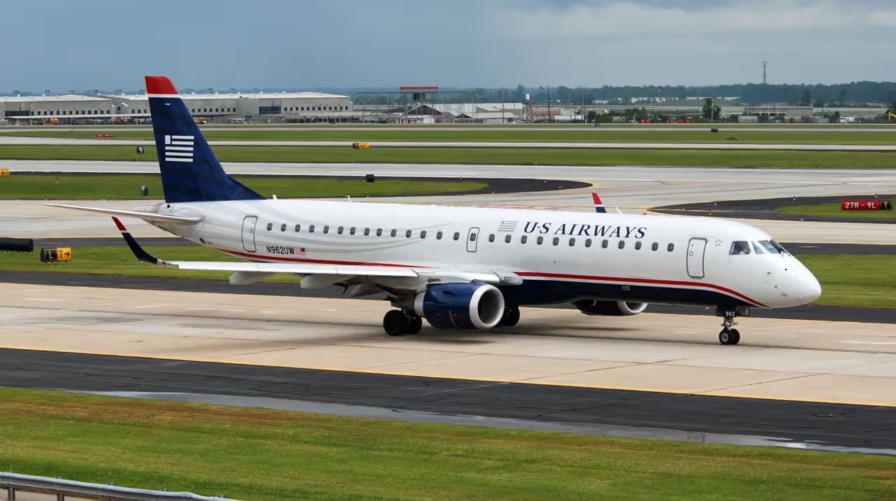 N962UW — Aircraft