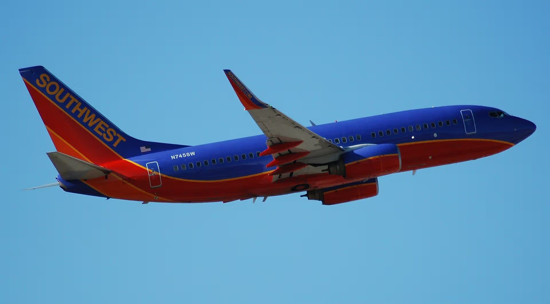 N745SW — Twin-engine aircraft