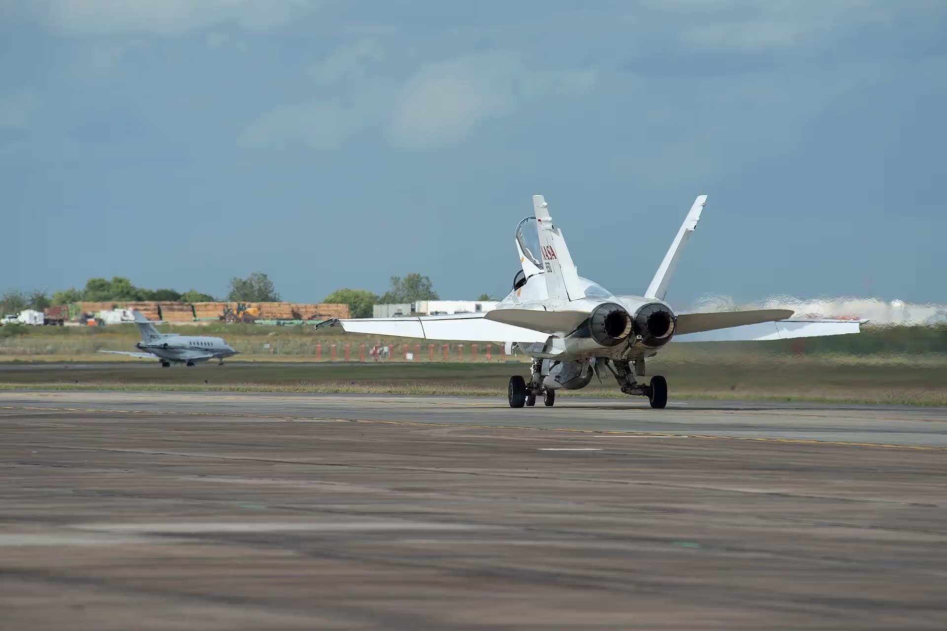 N846NA — Twin-engine aircraft
