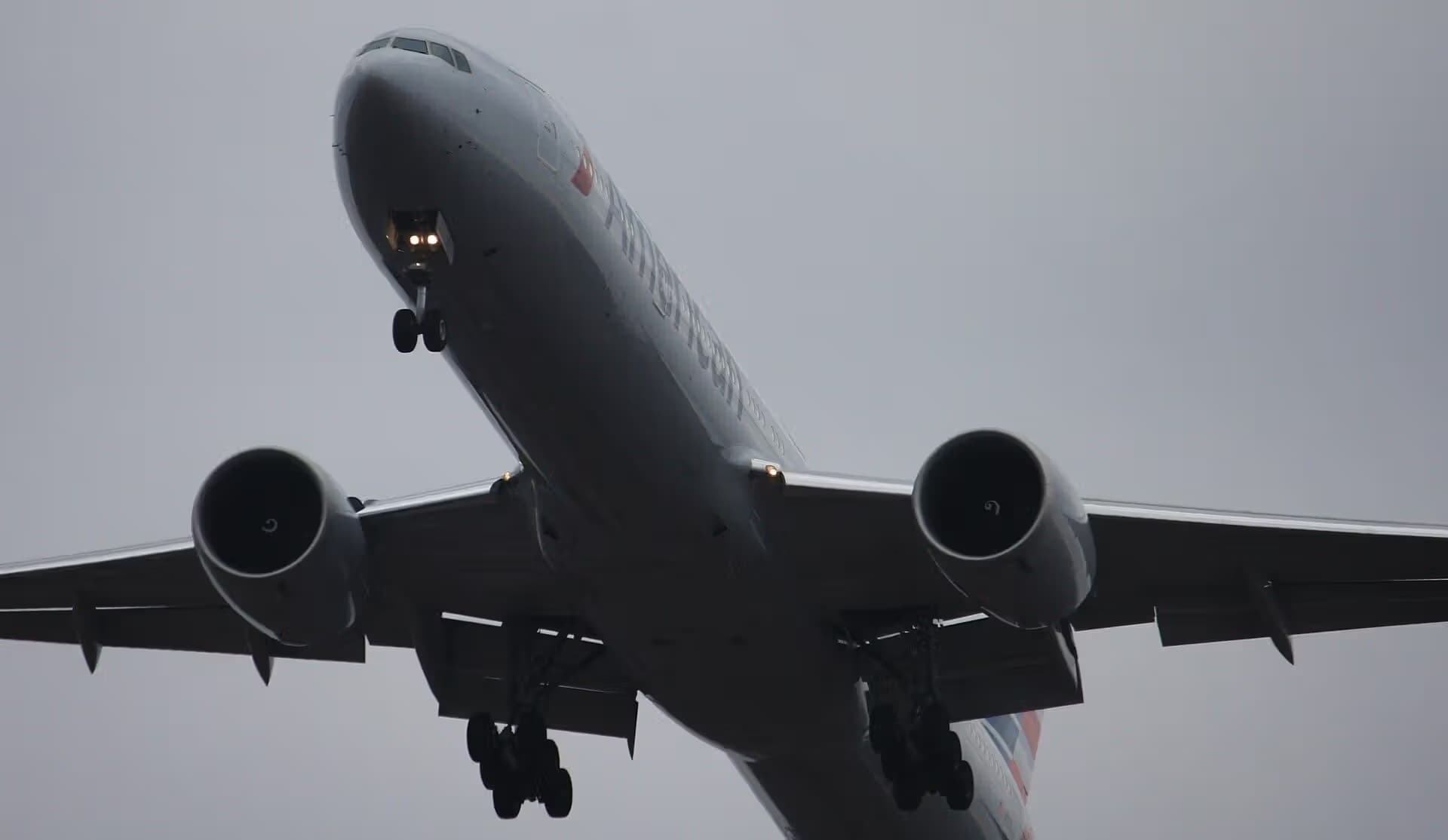 N728AN — Twin-engine aircraft