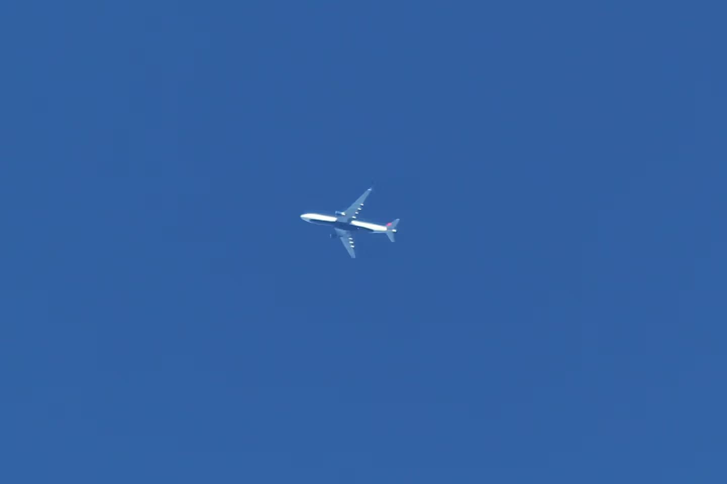 N817NW — Twin-engine aircraft