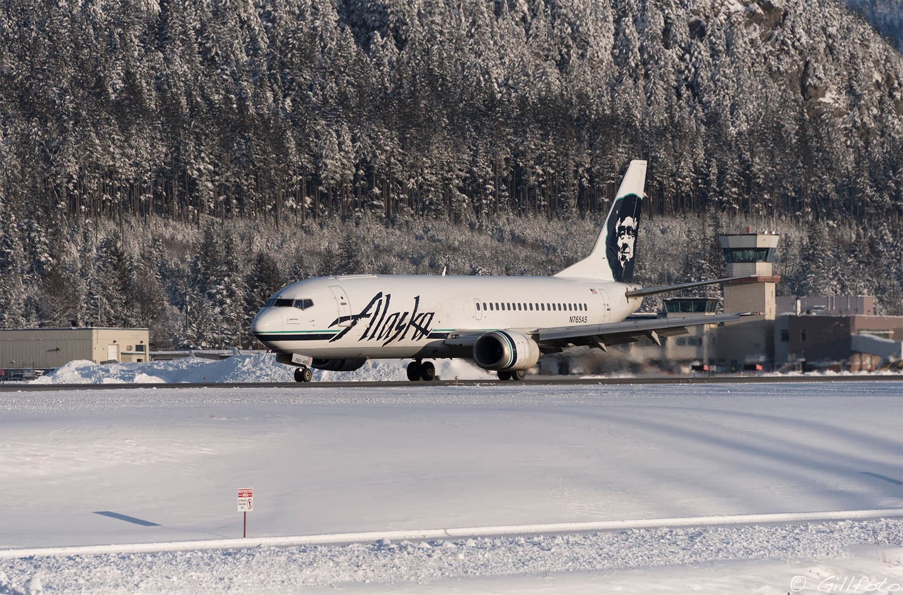 N765AS — Boeing