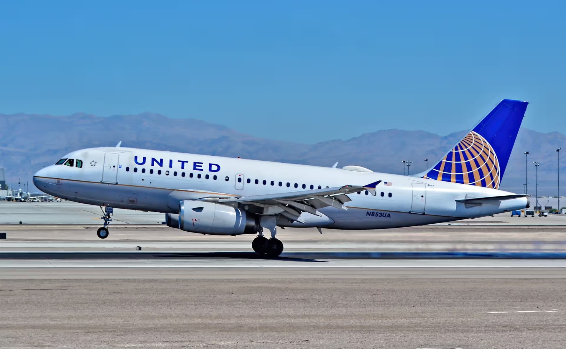 N853UA — Airbus