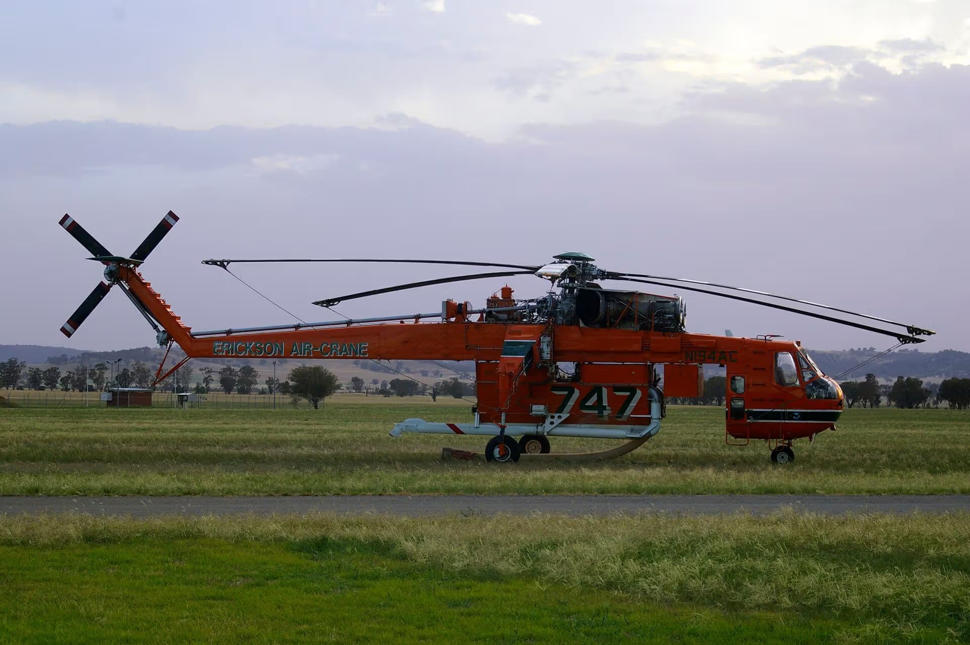 N194AC — Helicopter at Wagga Wagga Airport