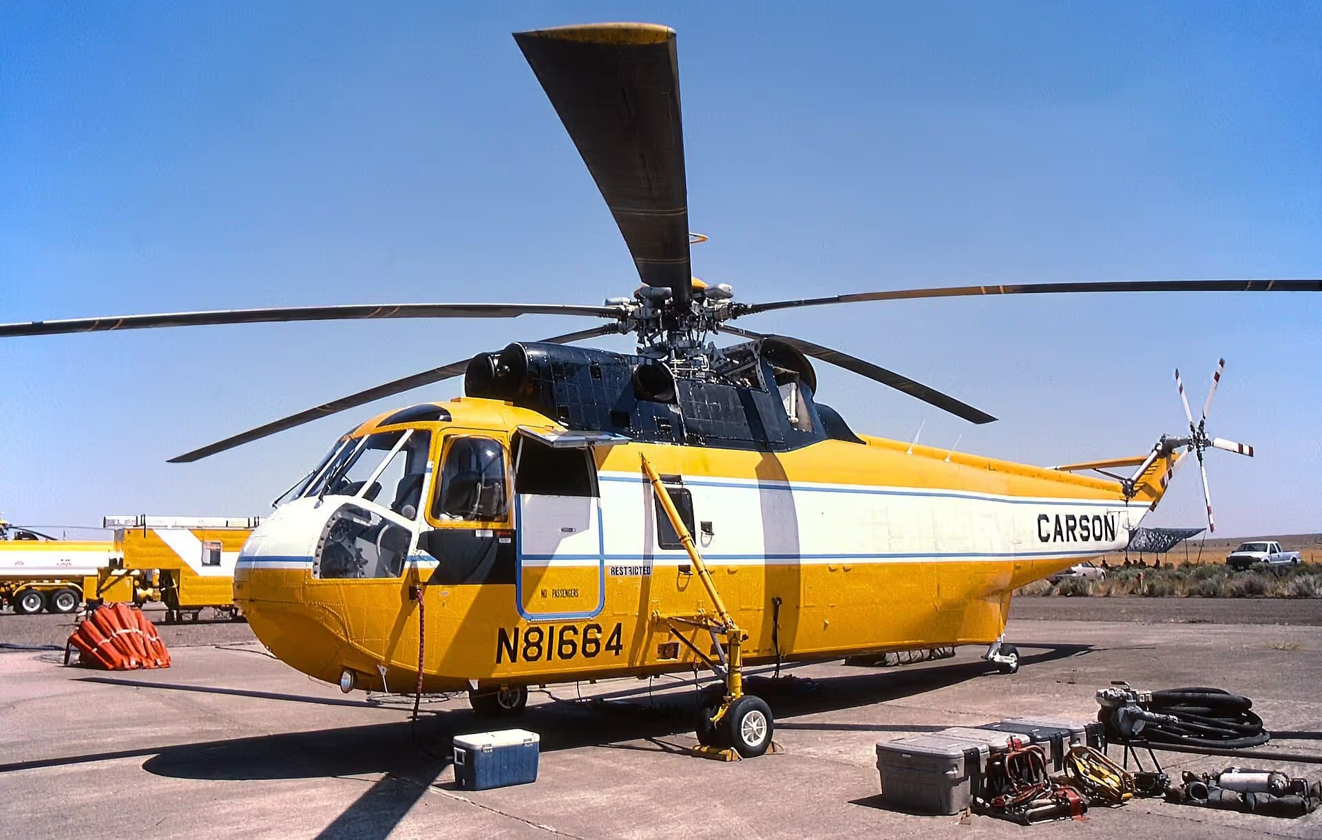 N81664 — Helicopter