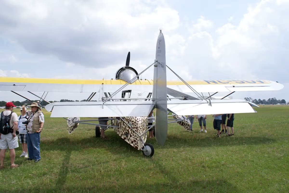 Unidentified — Single-engine aircraft