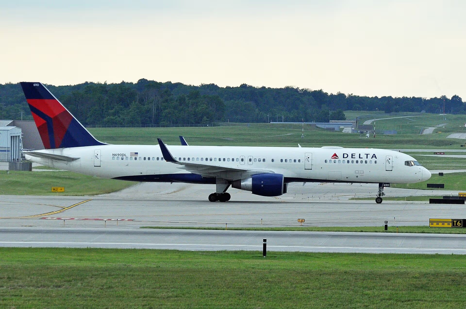 N690DL — Boeing
