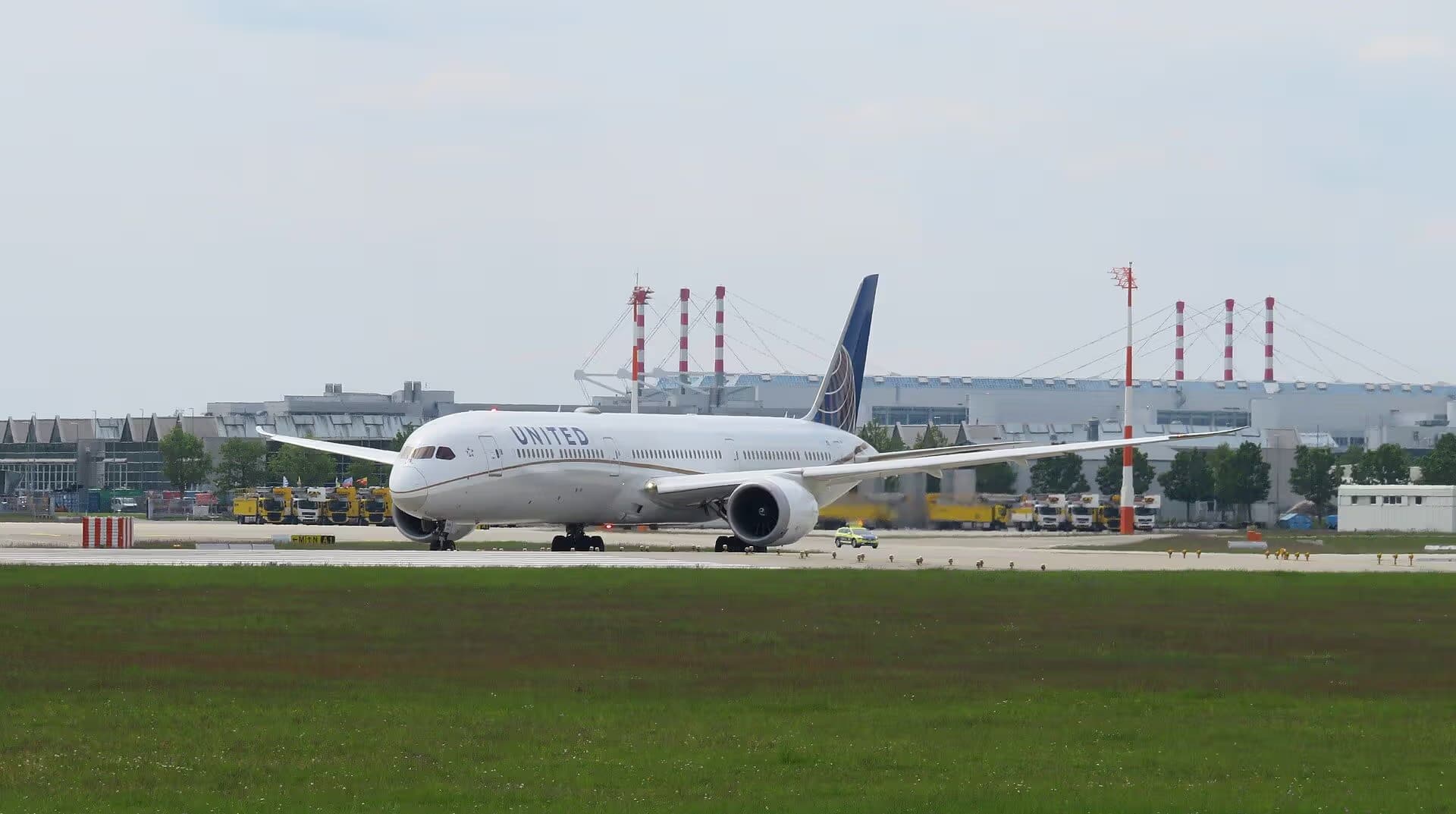 N12005 — Twin-engine aircraft at Munich Airport