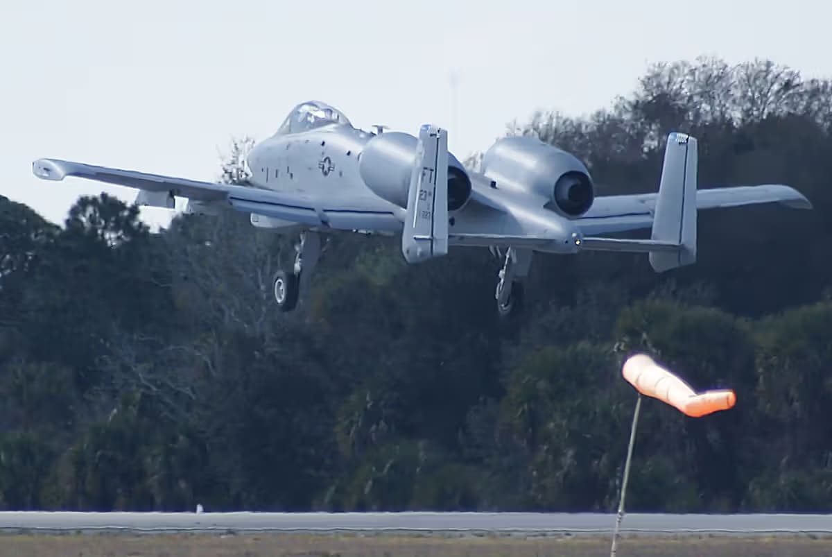 Unidentified — Twin-engine aircraft