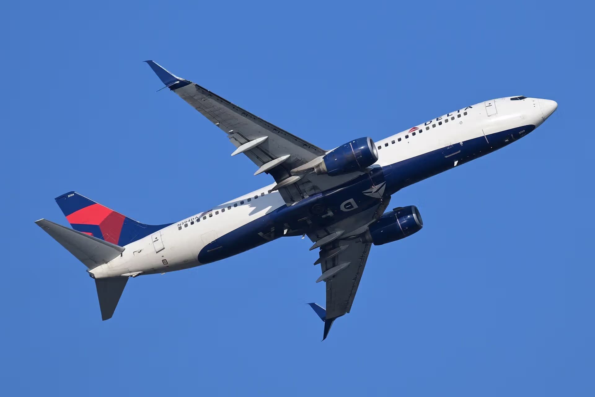 N394DA — Boeing