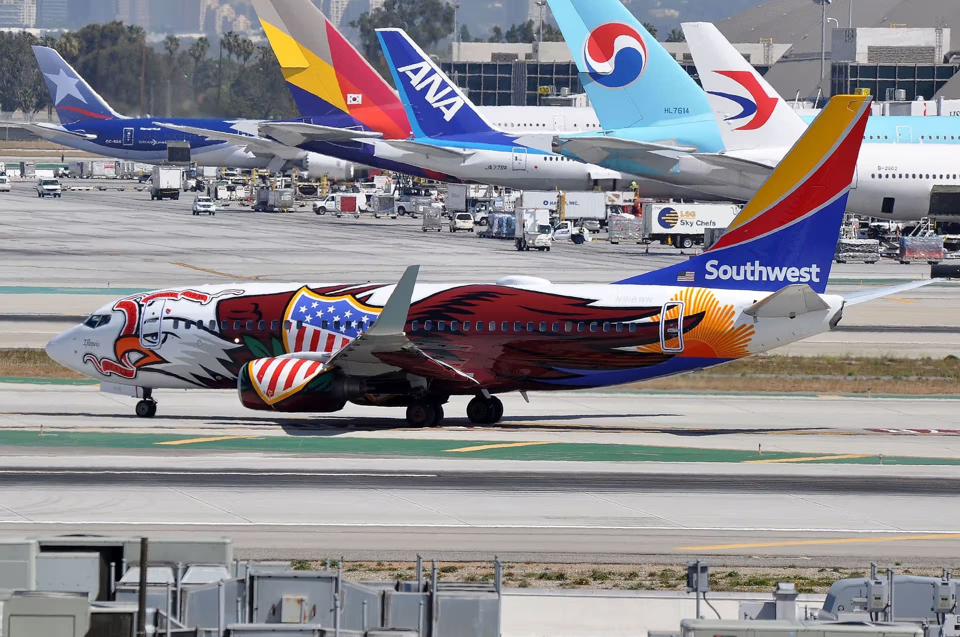 N918WN — Twin-engine aircraft