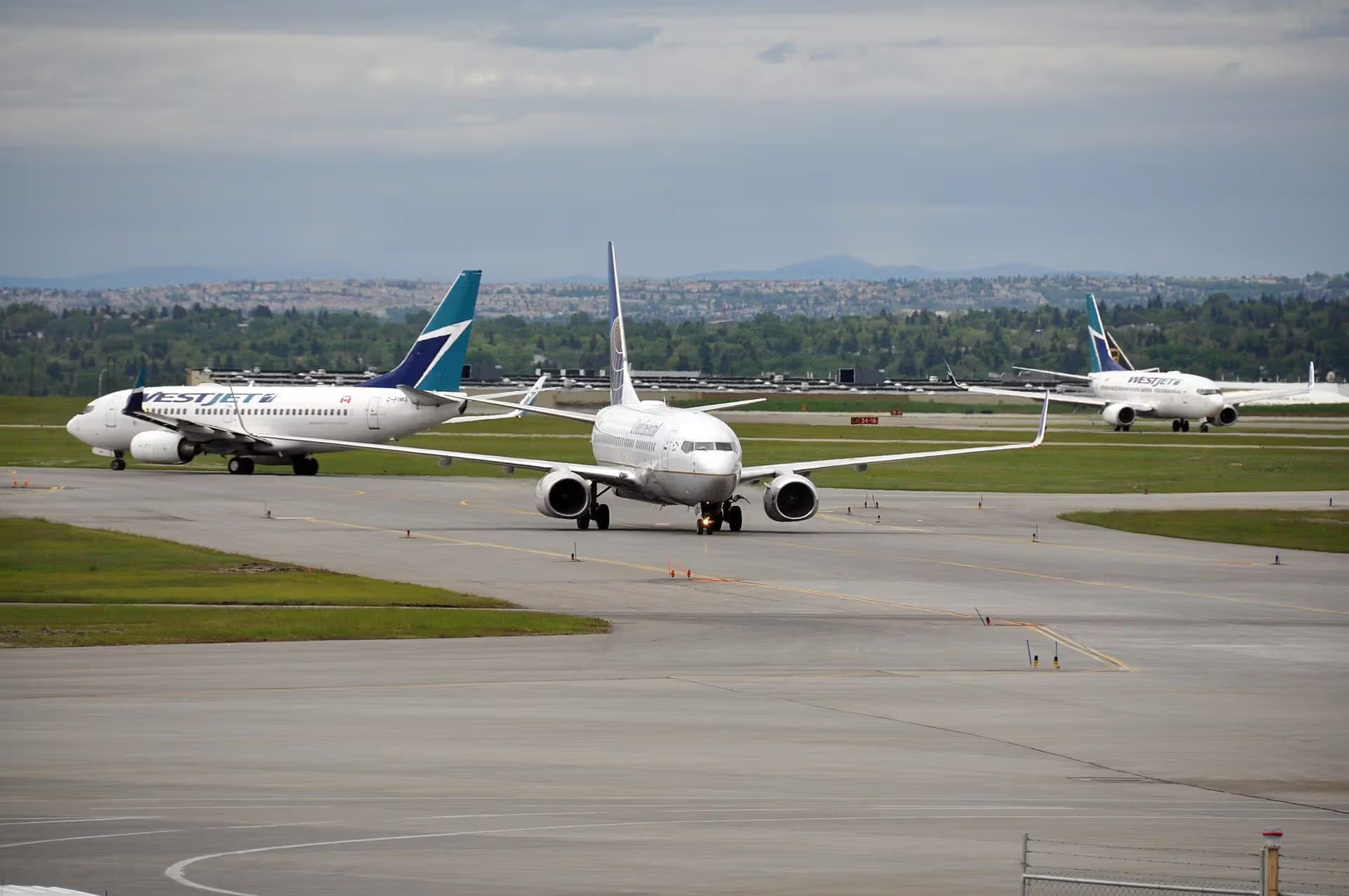 N16703 — Boeing at Calgary International Airport