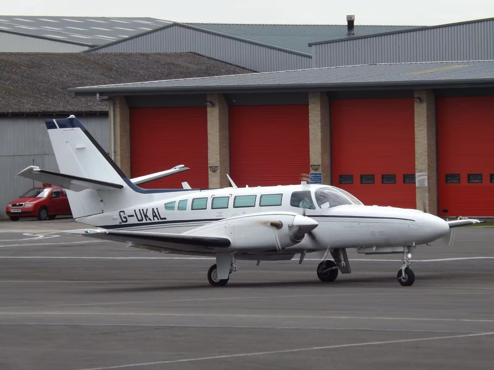 G-UKAL — Twin-engine aircraft