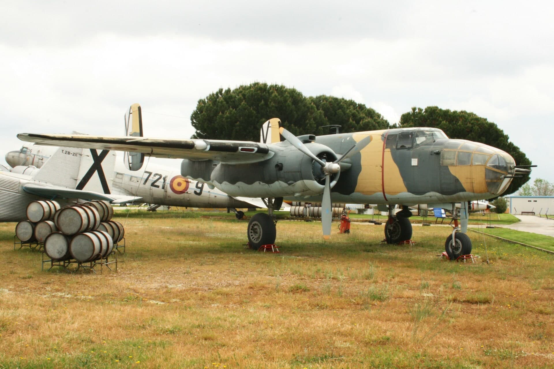 N86427 — Twin-engine aircraft