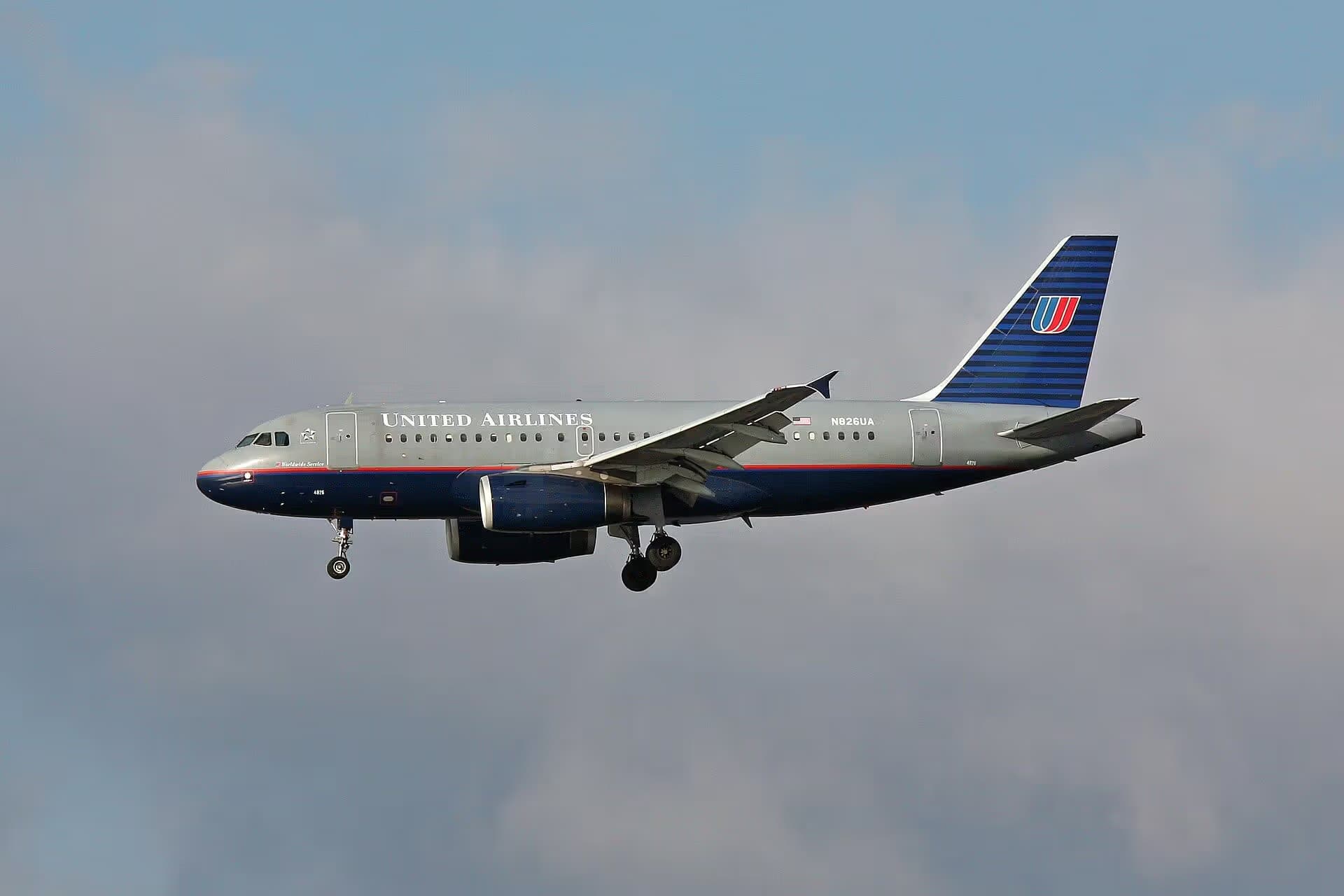 N826UA — Airbus