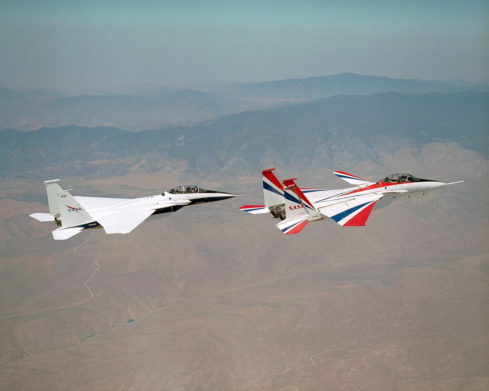 N836NA — Twin-engine aircraft