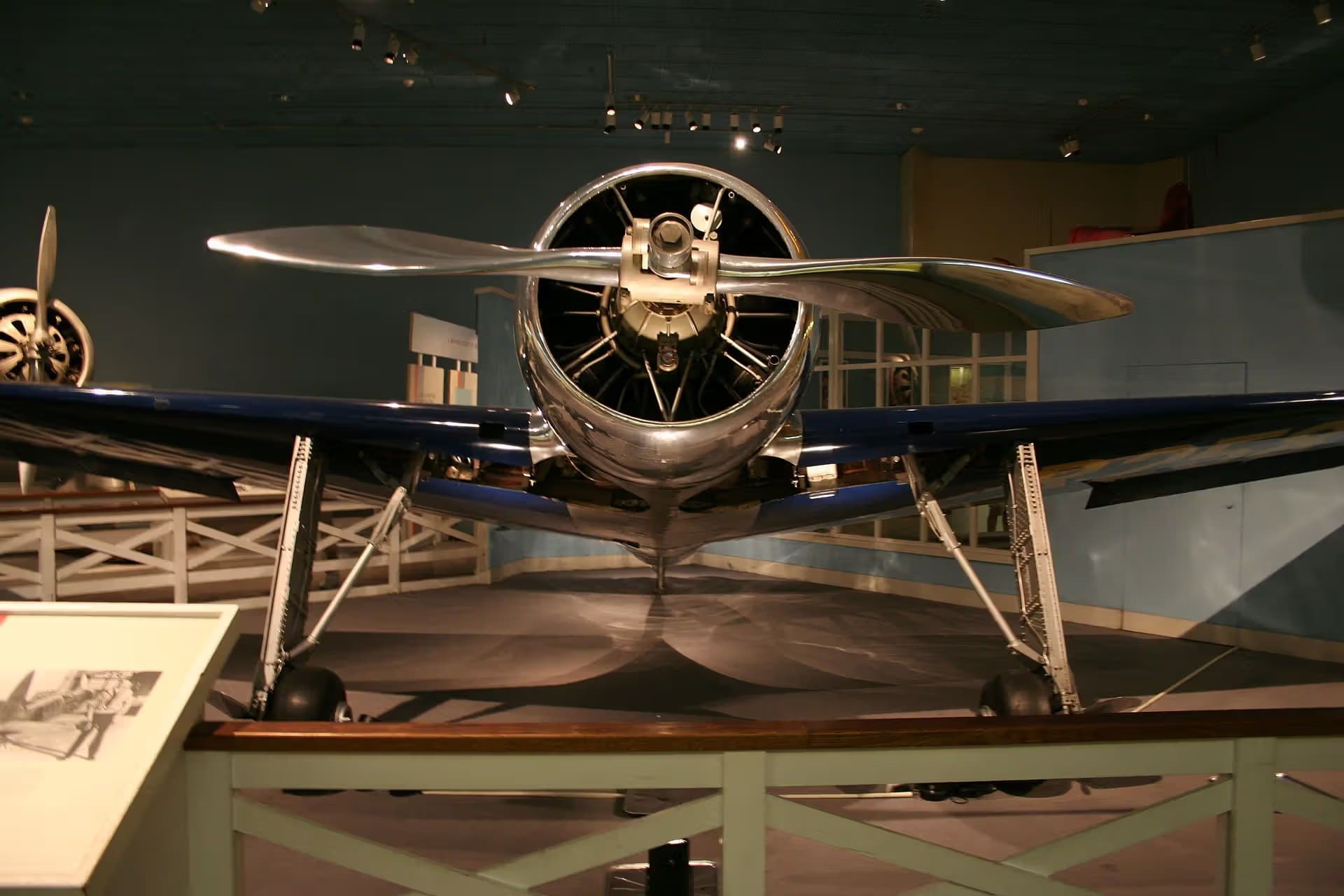 Unidentified — Single-engine aircraft