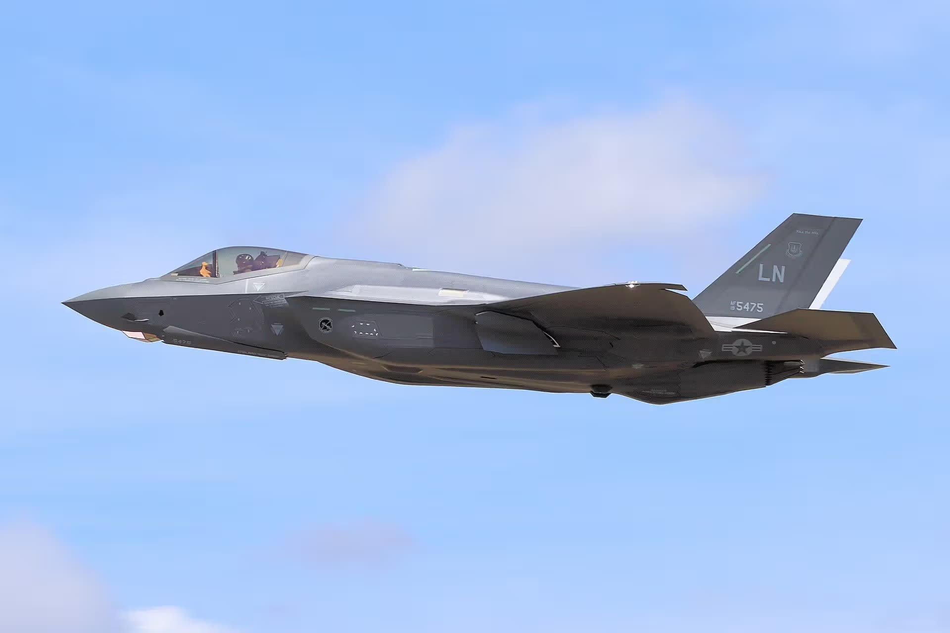 Unidentified — Lockheed