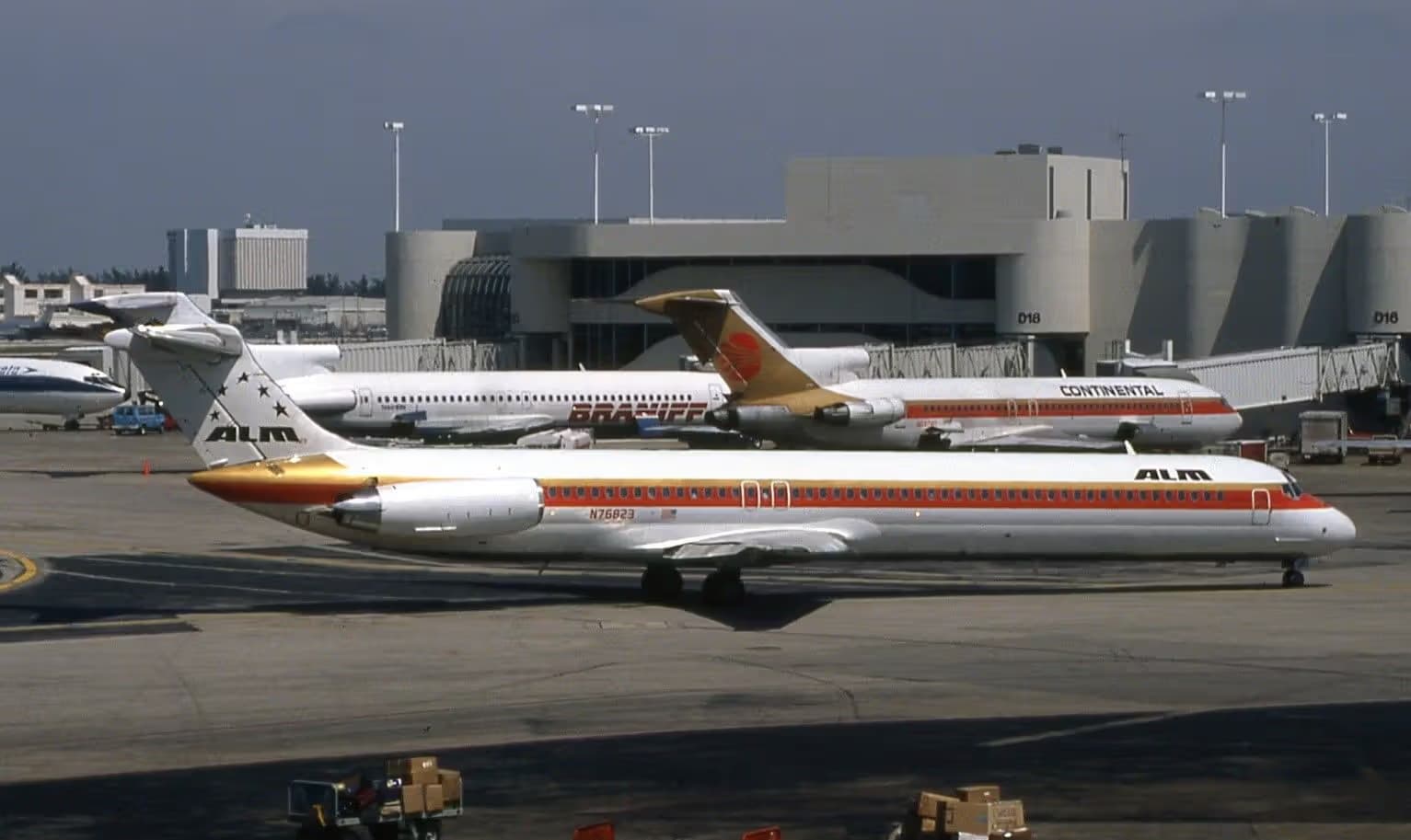 N76823 — Aircraft