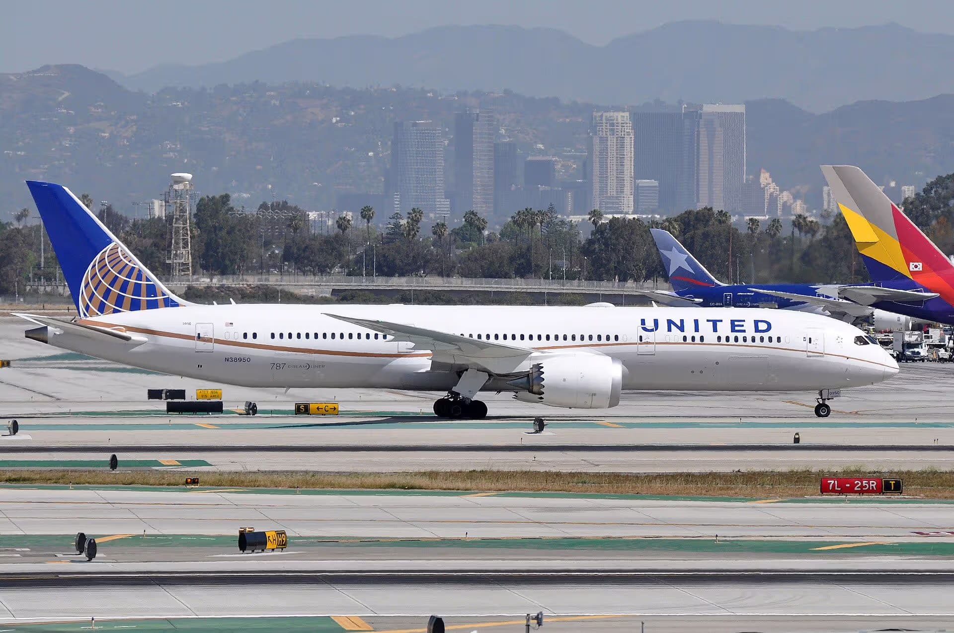N38950 — Boeing