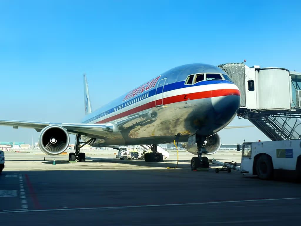 N390AA — Boeing