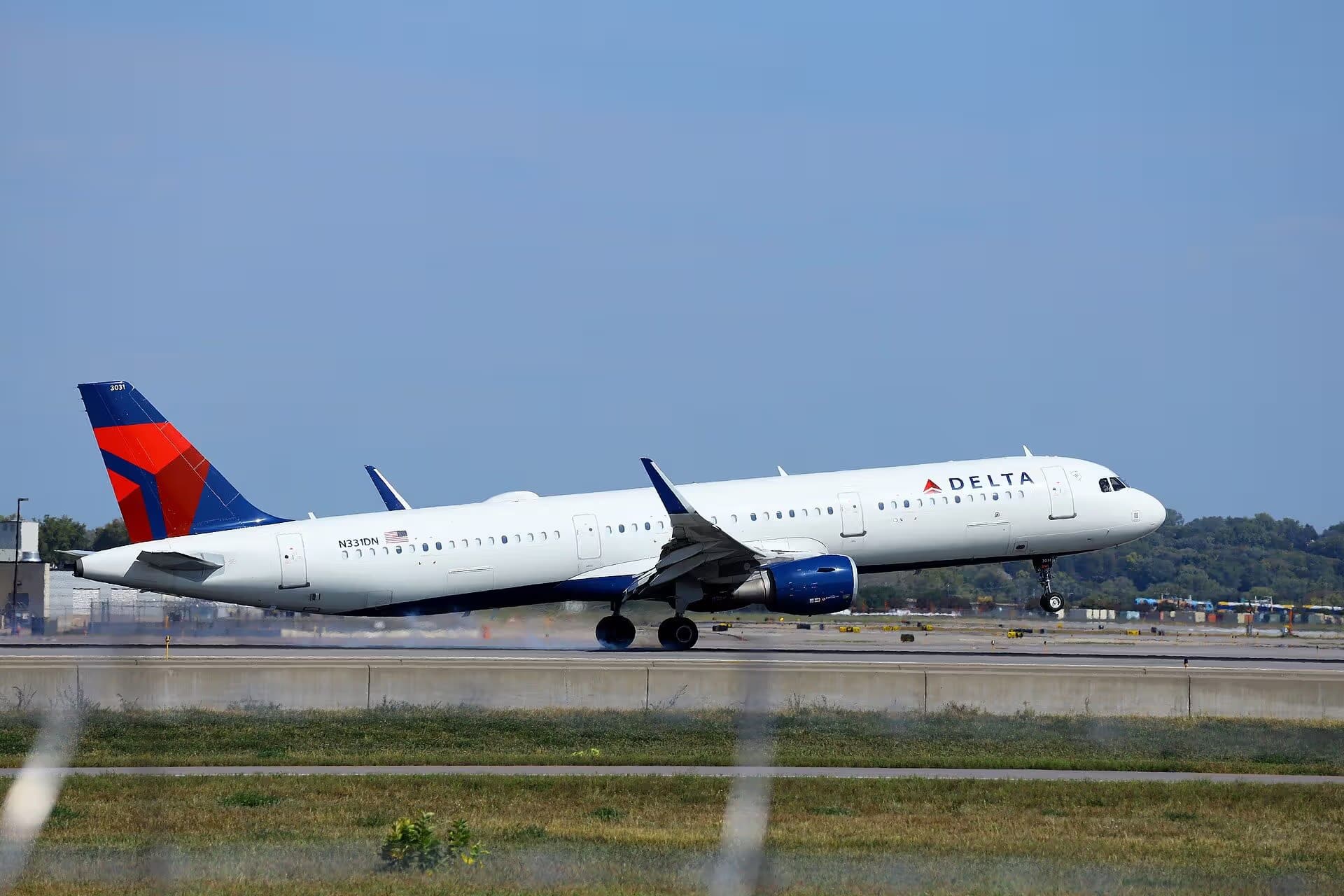 N331DN — Twin-engine aircraft