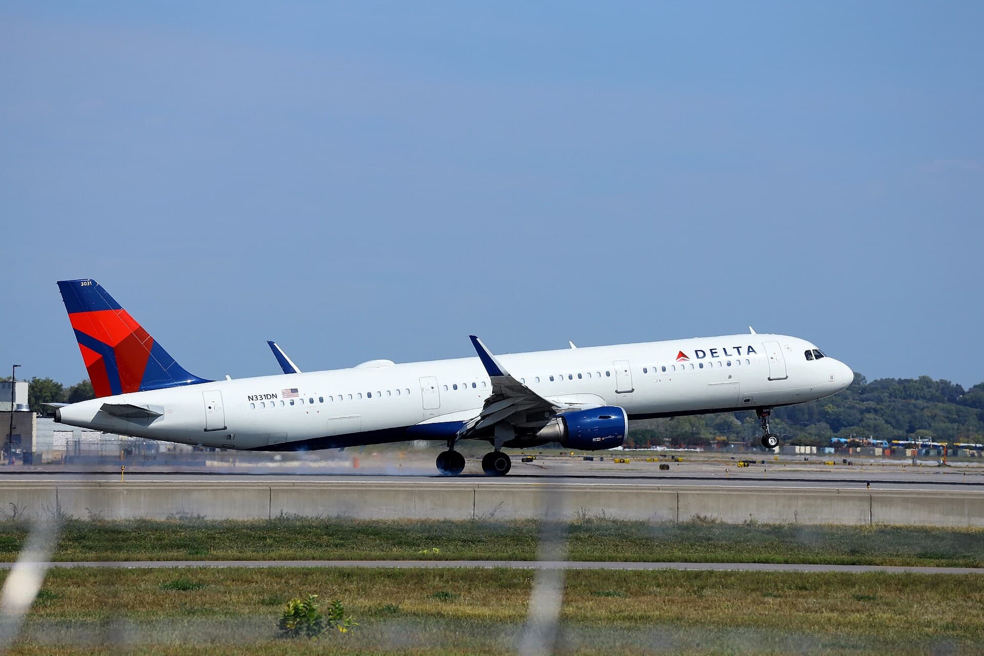 N331DN — Twin-engine aircraft