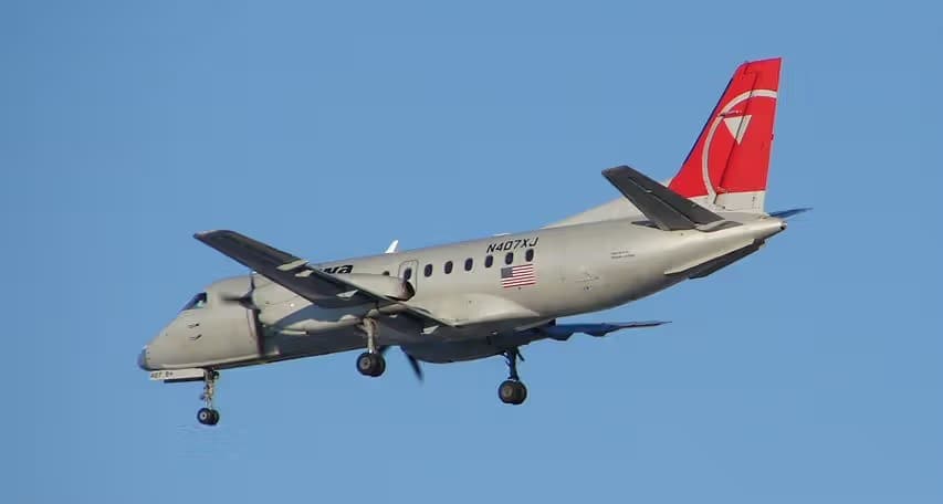 N407XJ — Twin-engine aircraft