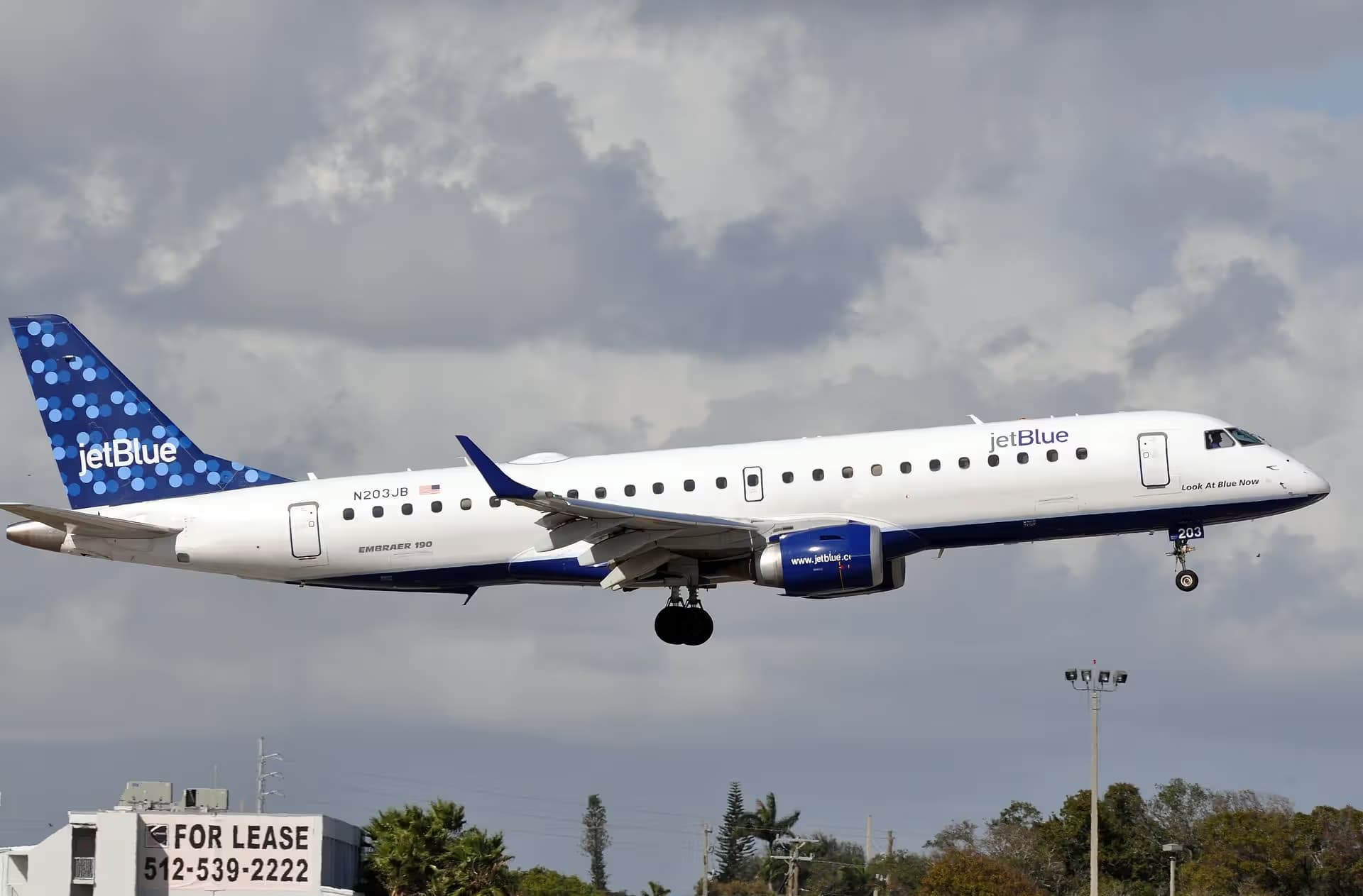 N203JB — Embraer
