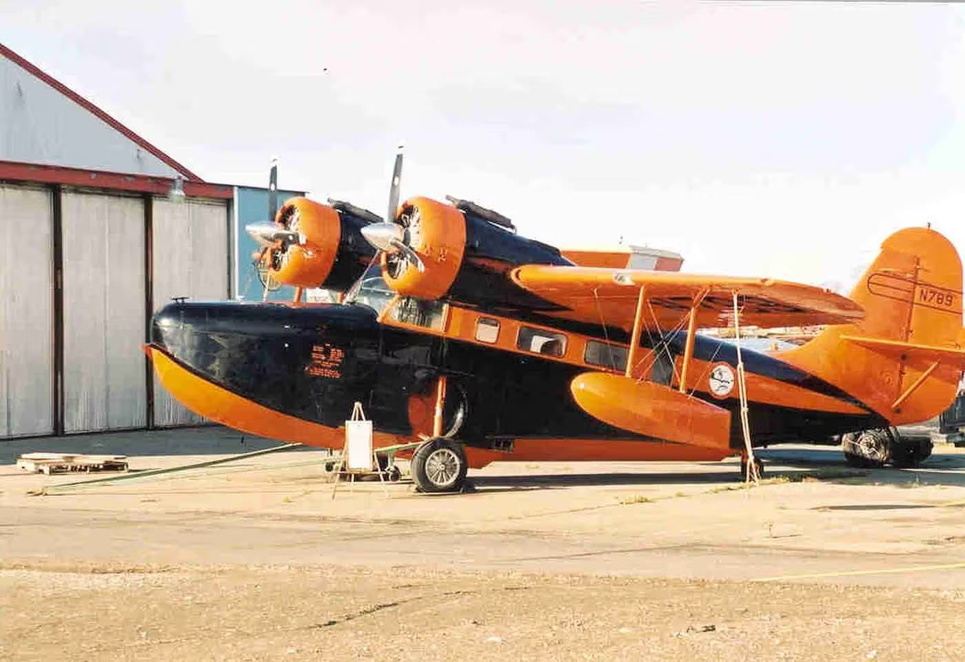 N789 — Twin-engine aircraft