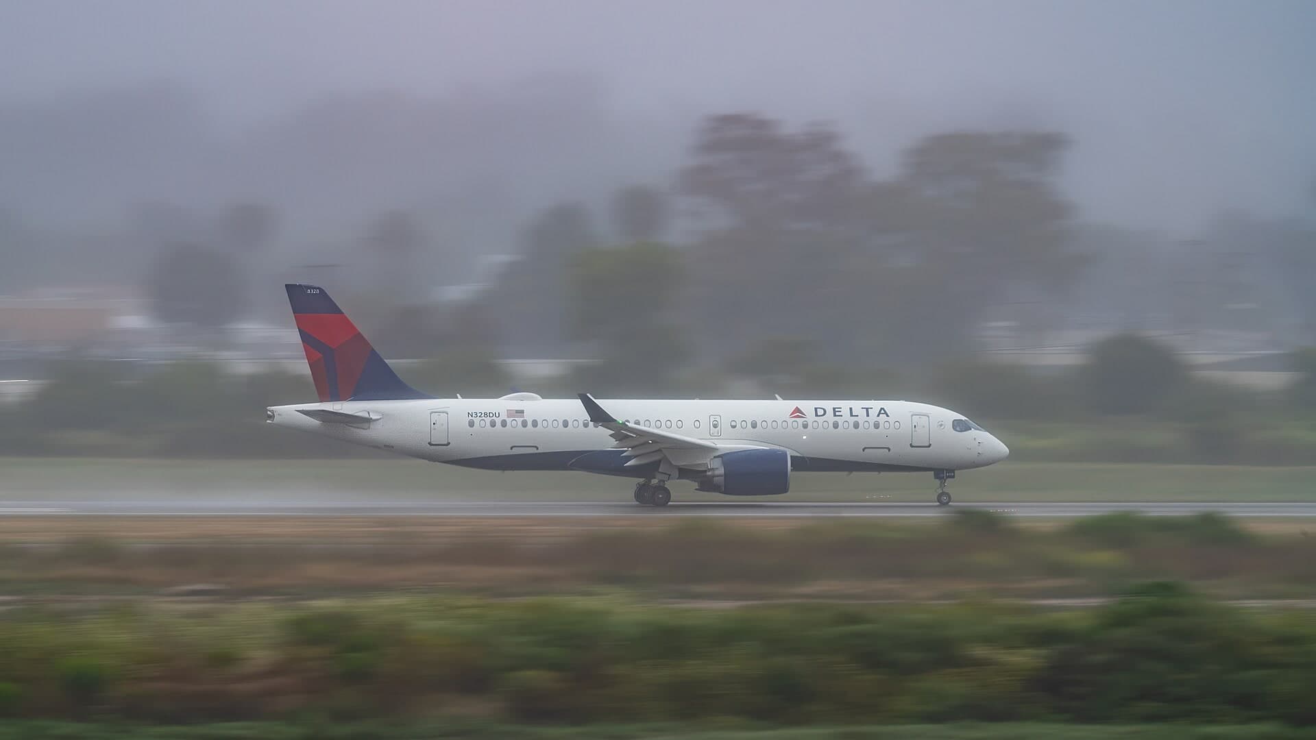 N328DU — Airbus