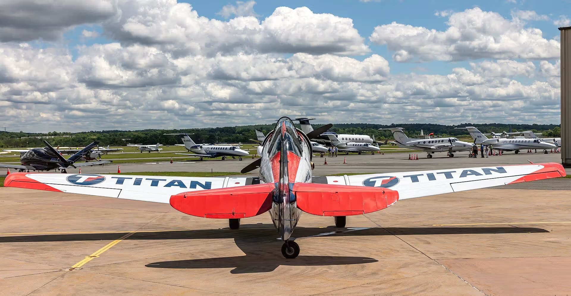 N7462C — Business jet