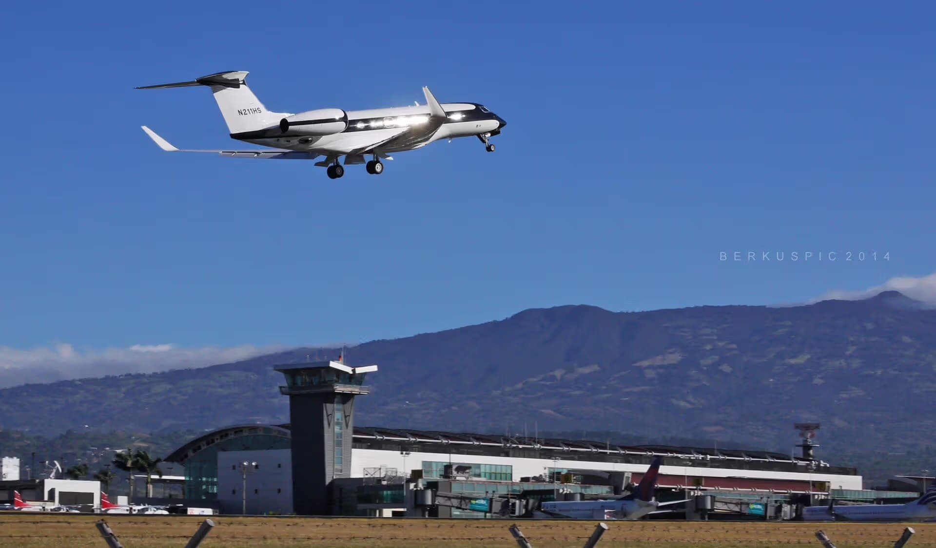 N211HS — Gulfstream