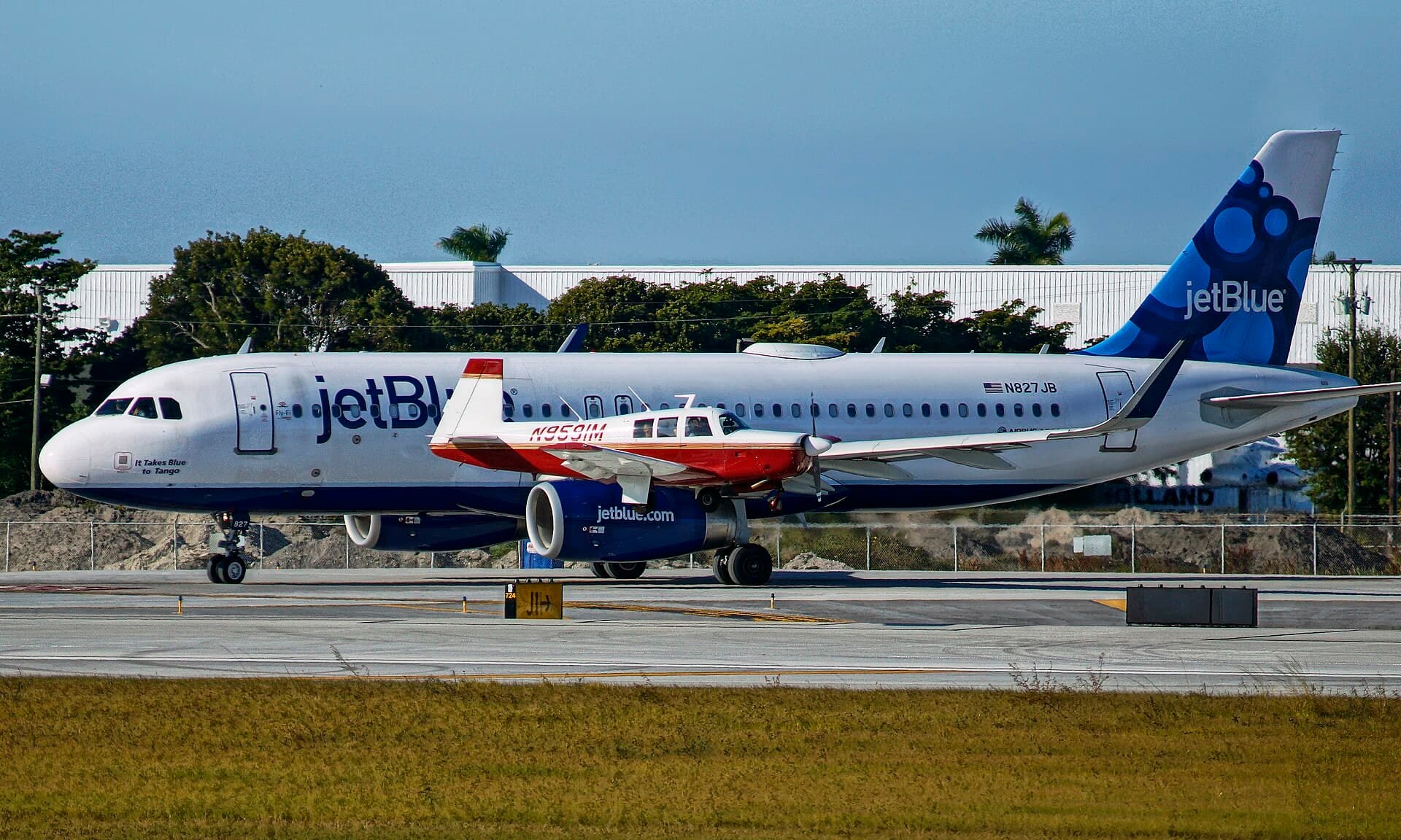 N959IM — Twin-engine aircraft