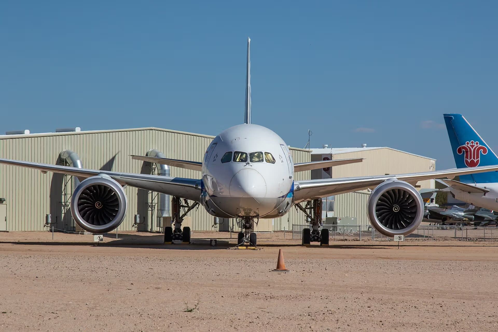 Unidentified — Twin-engine aircraft