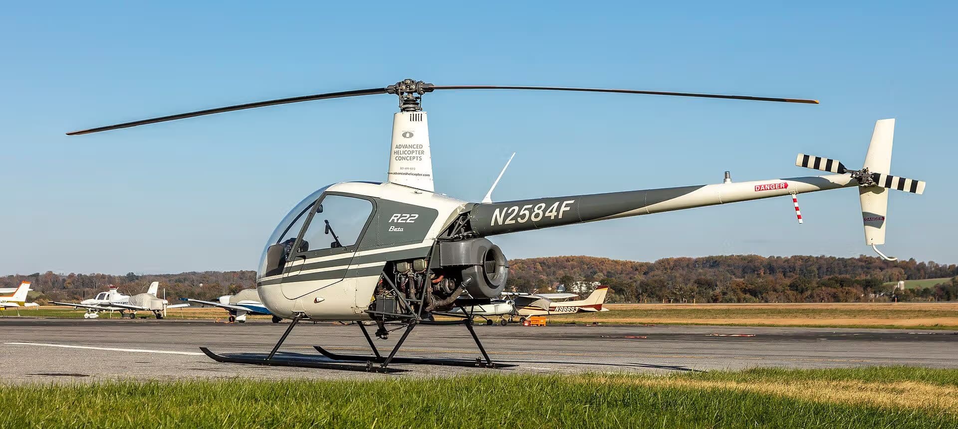 N2584F — Helicopter