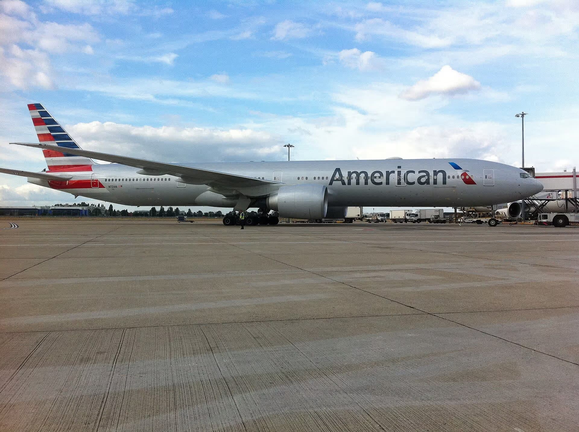 N721AN — Twin-engine aircraft