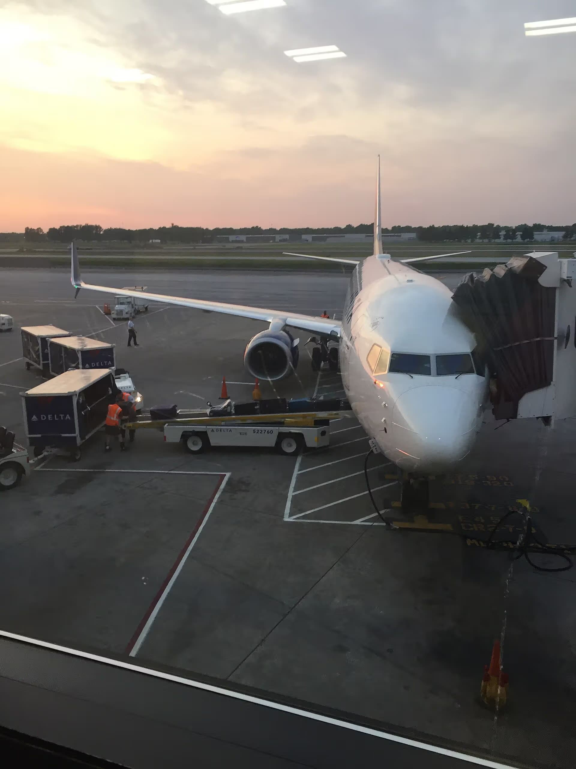 N846DN — Twin-engine aircraft at John Glenn Columbus International Airport