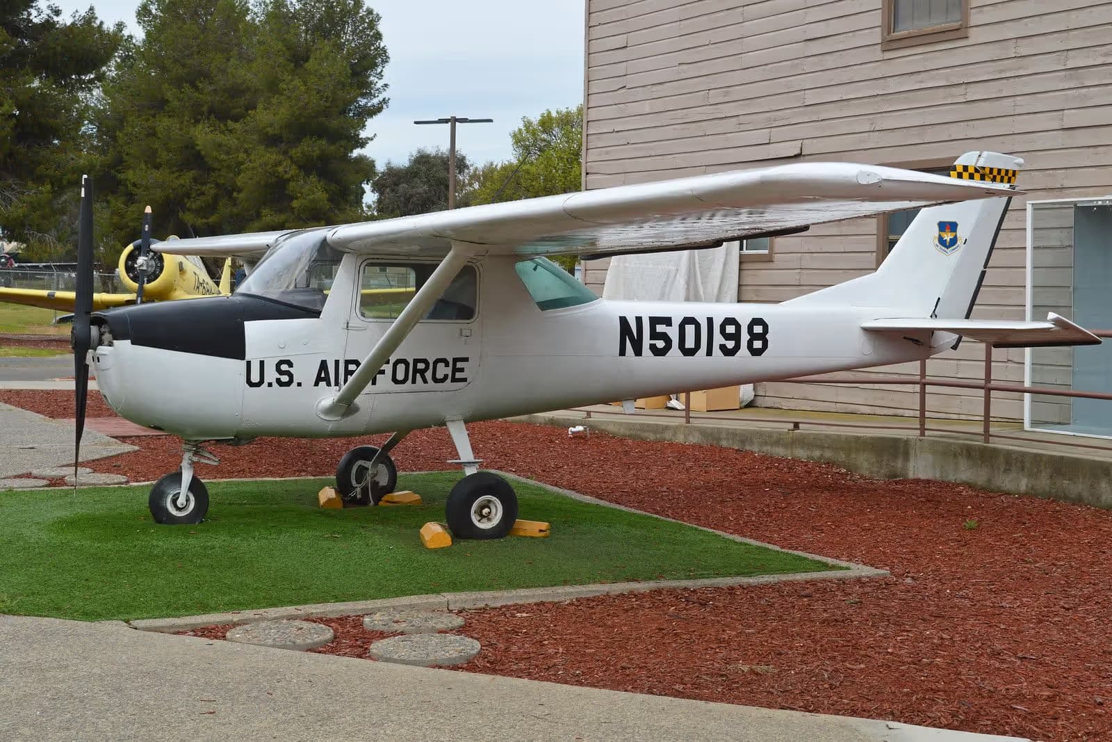 N50198 — Single-engine aircraft