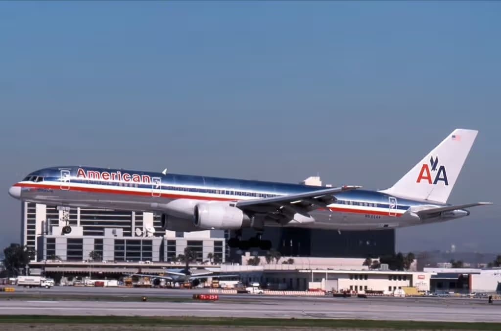 N644AA — Twin-engine aircraft