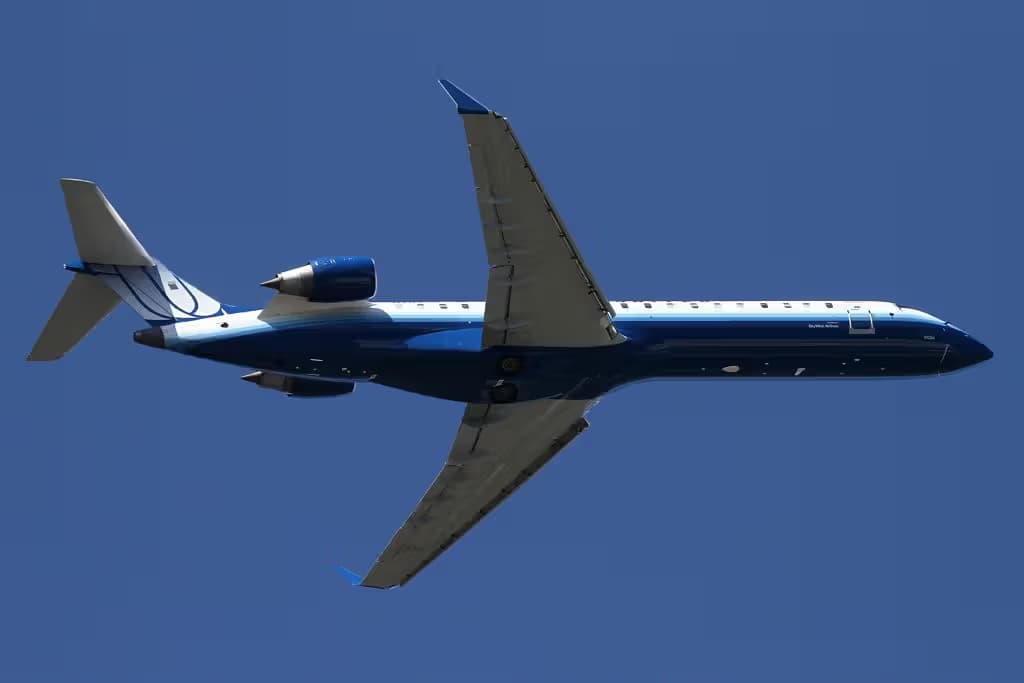 N784SK — Twin-engine aircraft