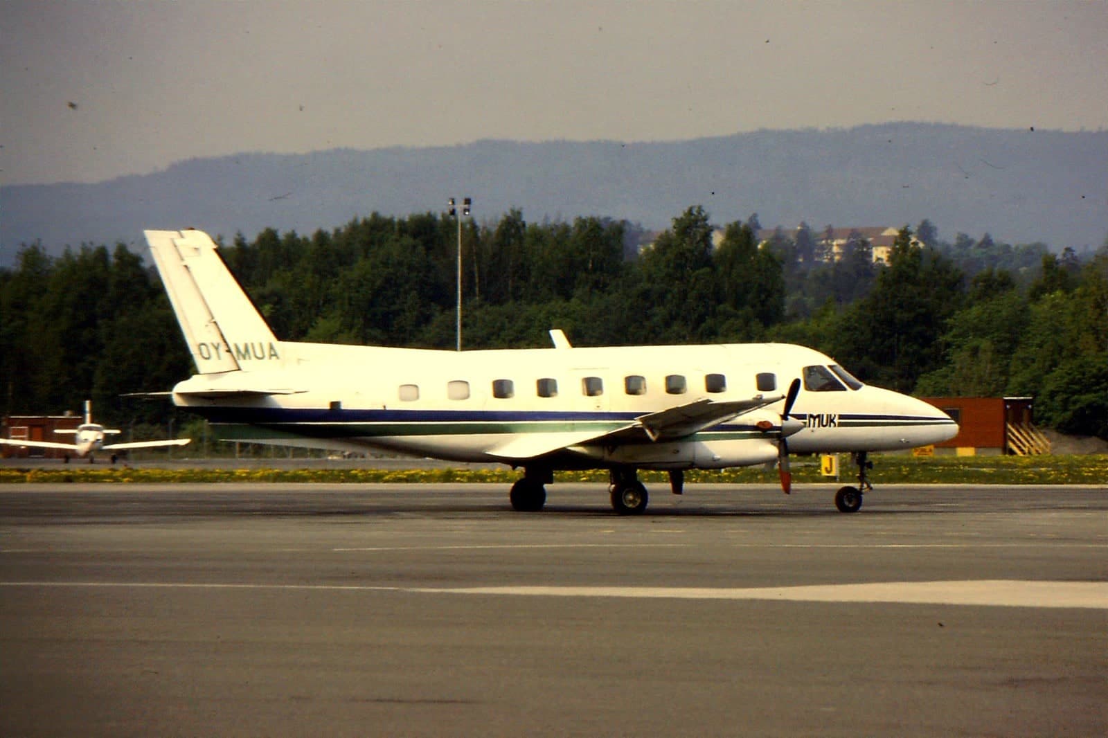 OY-MUA — Aircraft