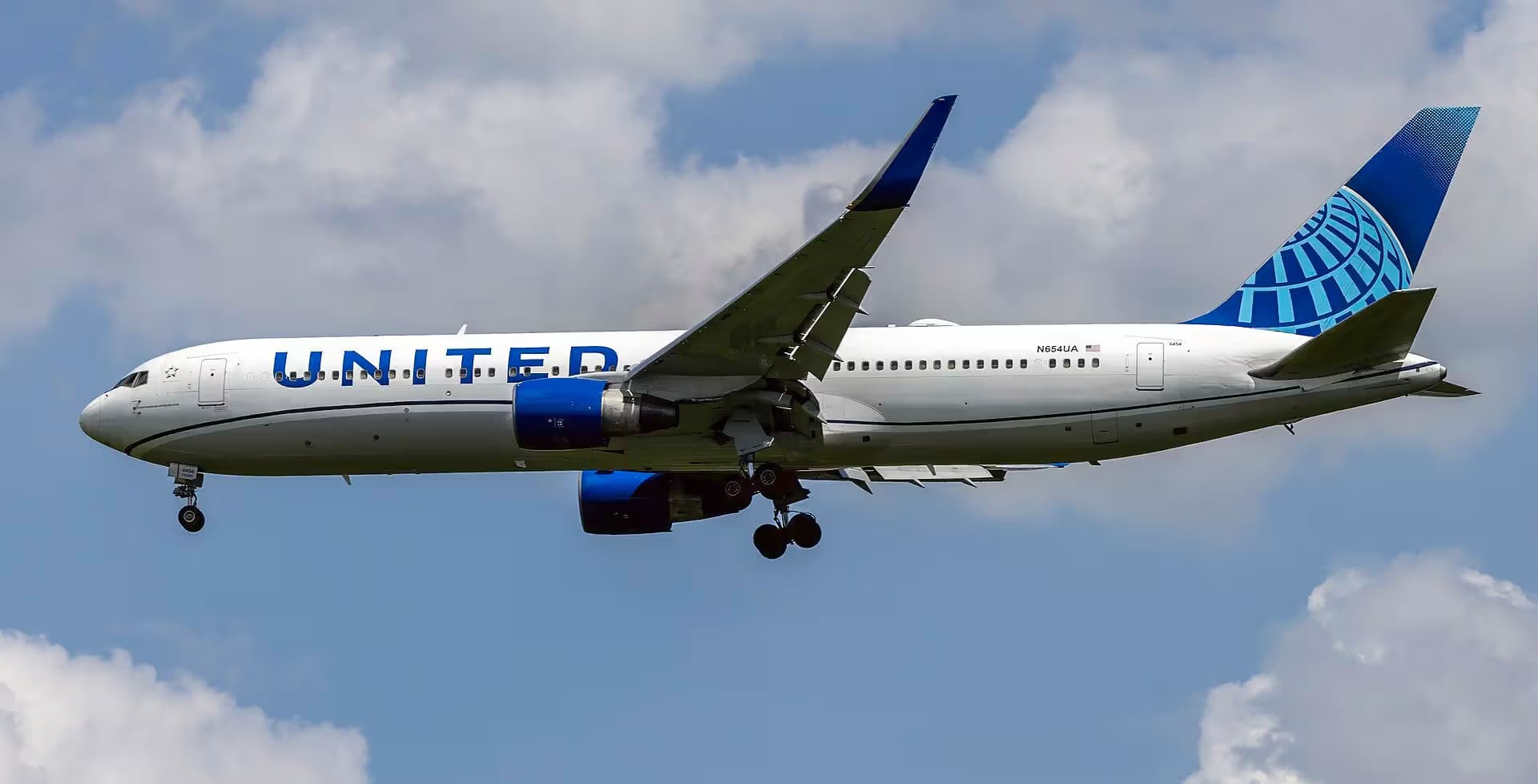 N654UA — Boeing